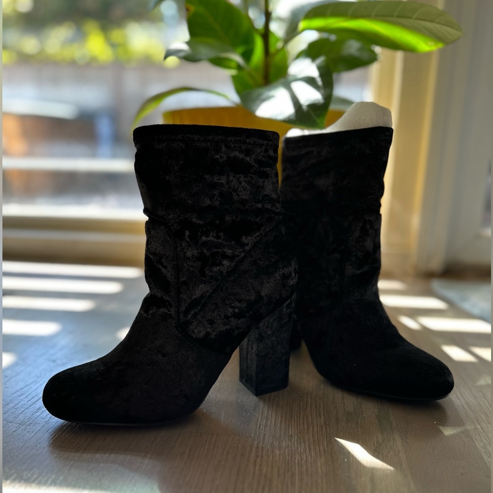 BRAND NEW Black Velvet Women’s Boots